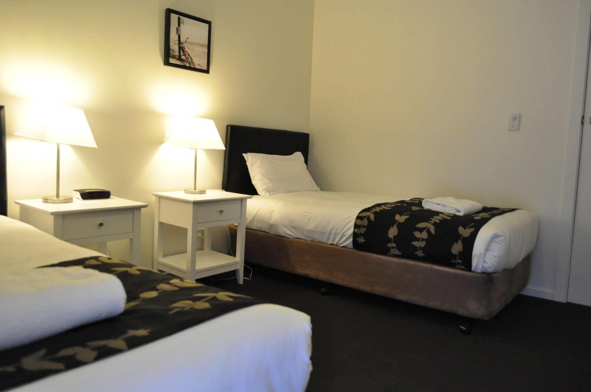 Albury Burvale Motor Inn Kültér fotó
