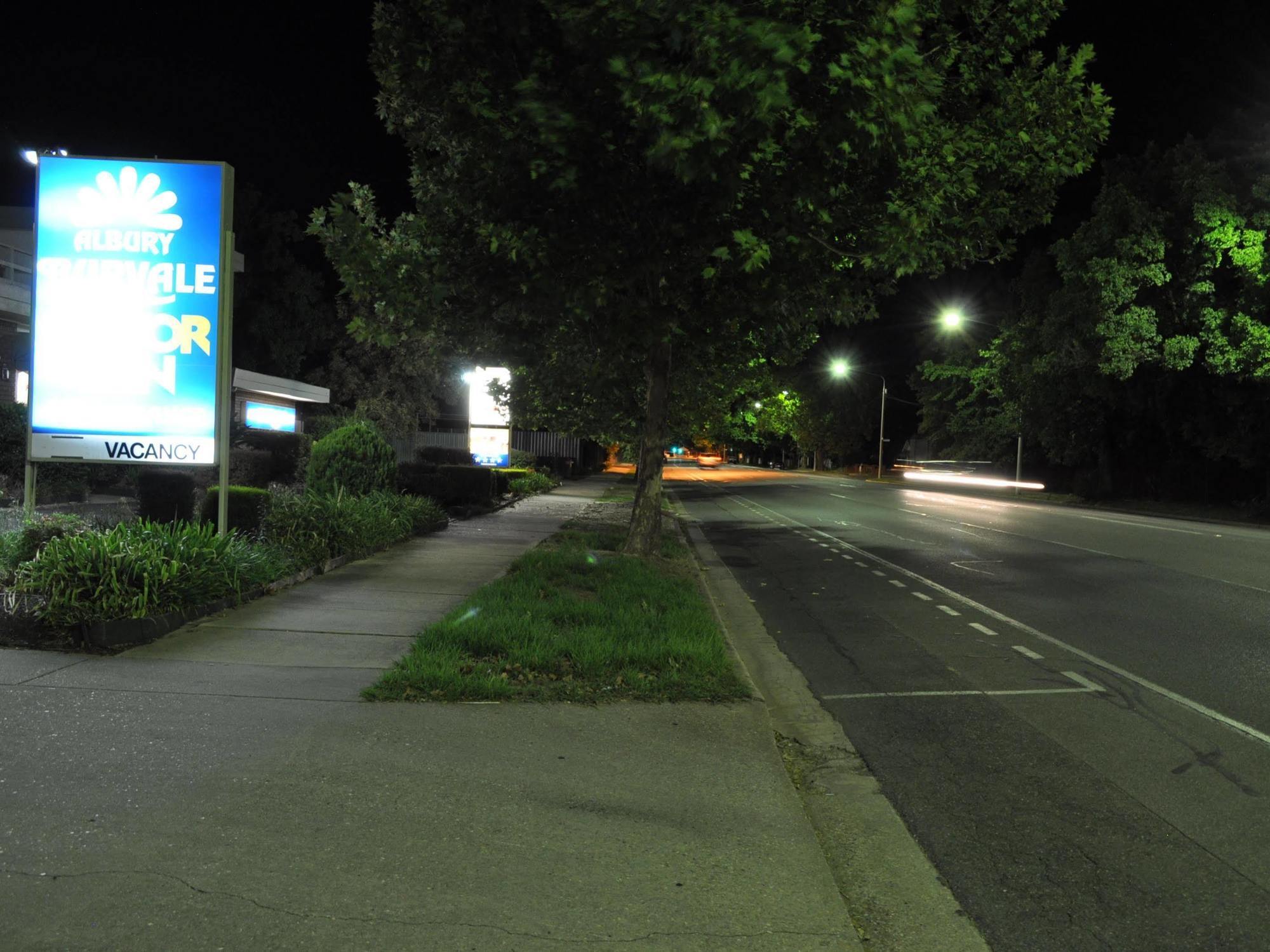 Albury Burvale Motor Inn Kültér fotó
