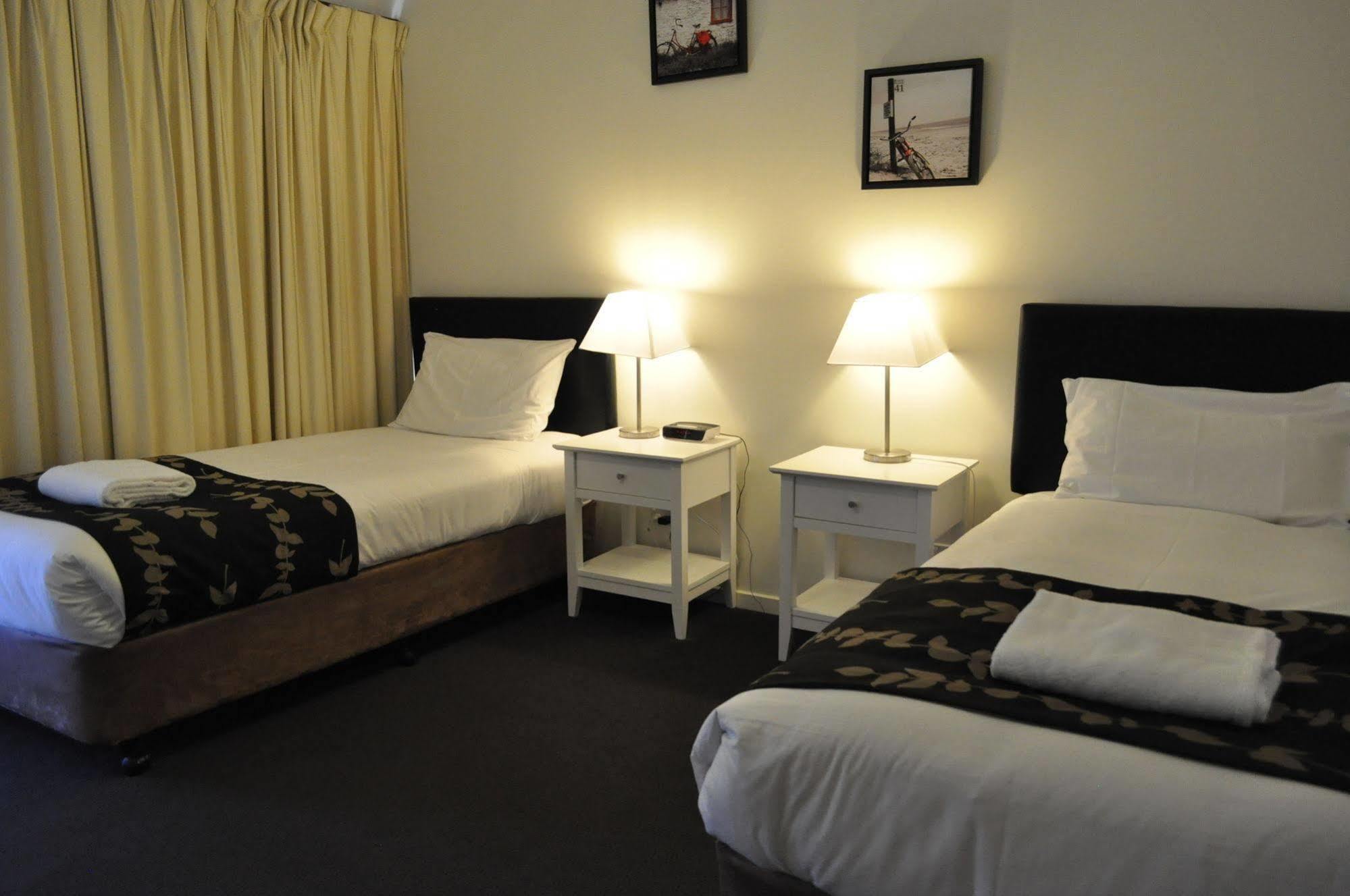 Albury Burvale Motor Inn Kültér fotó