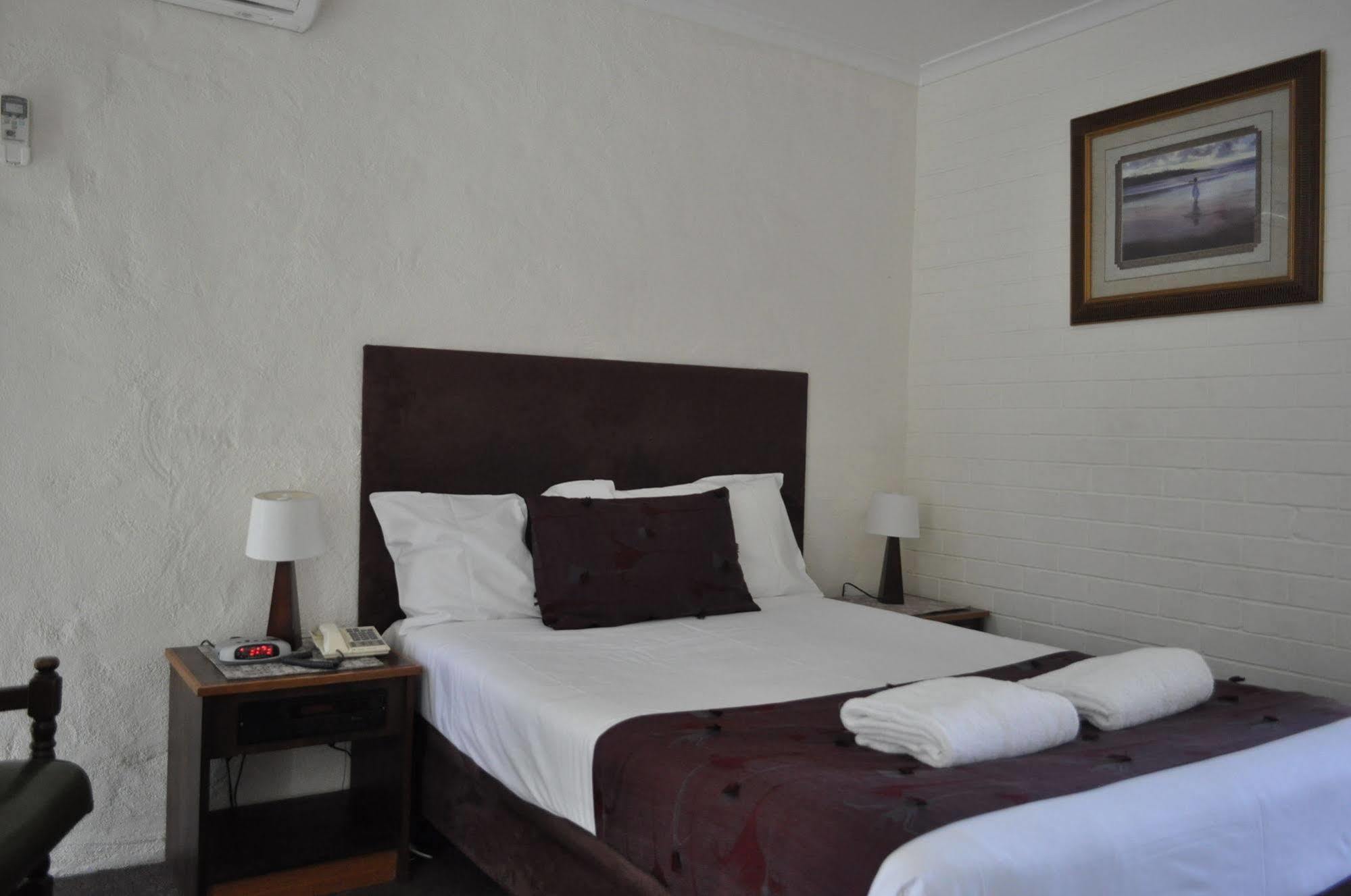 Albury Burvale Motor Inn Kültér fotó
