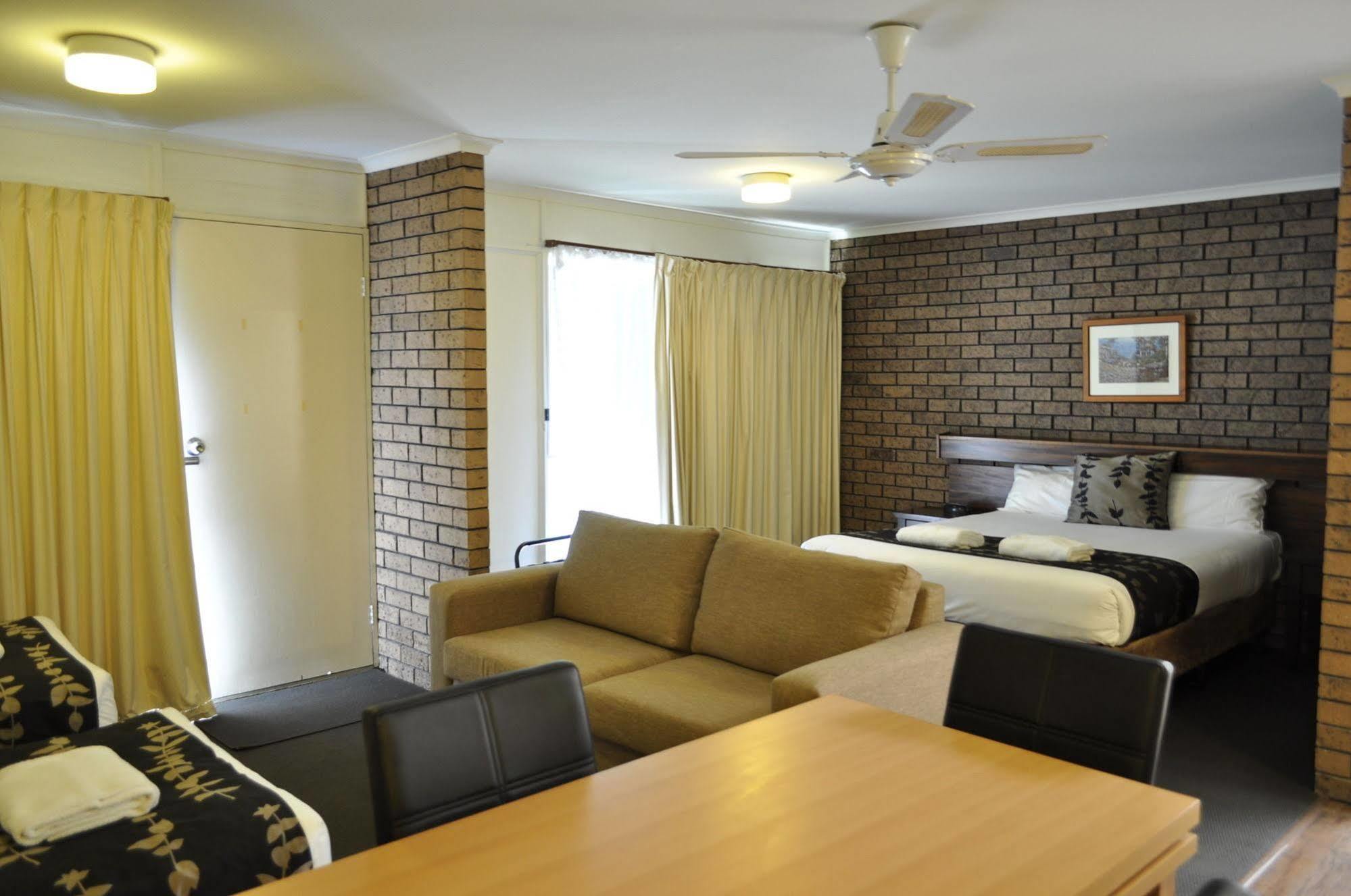 Albury Burvale Motor Inn Kültér fotó